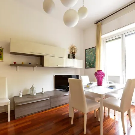 Apartment Calvairate Balcony Milan