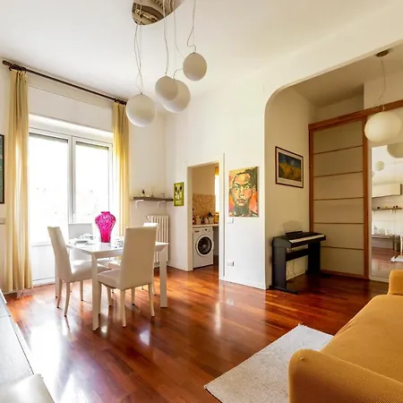 Apartment Calvairate Balcony