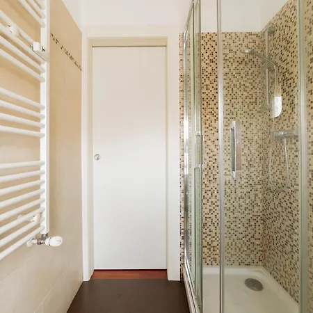 Calvairate Balcony Apartment *