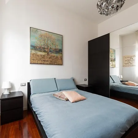 Calvairate Balcony Apartment Milan