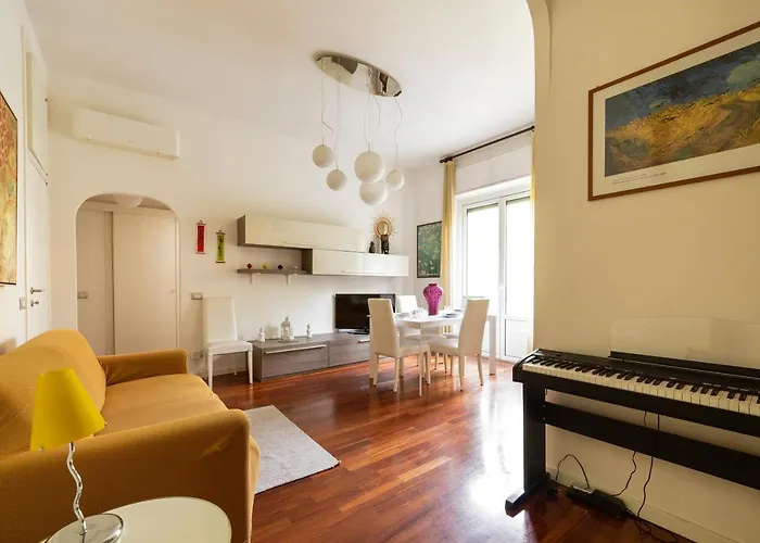 Calvairate Balcony Apartment